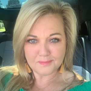 Meet your Posher, Rhonda